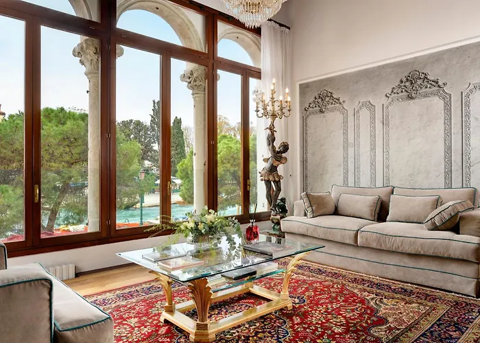 Swan Dolcevita Prestige Stay - Canal View & Exclusive Experience