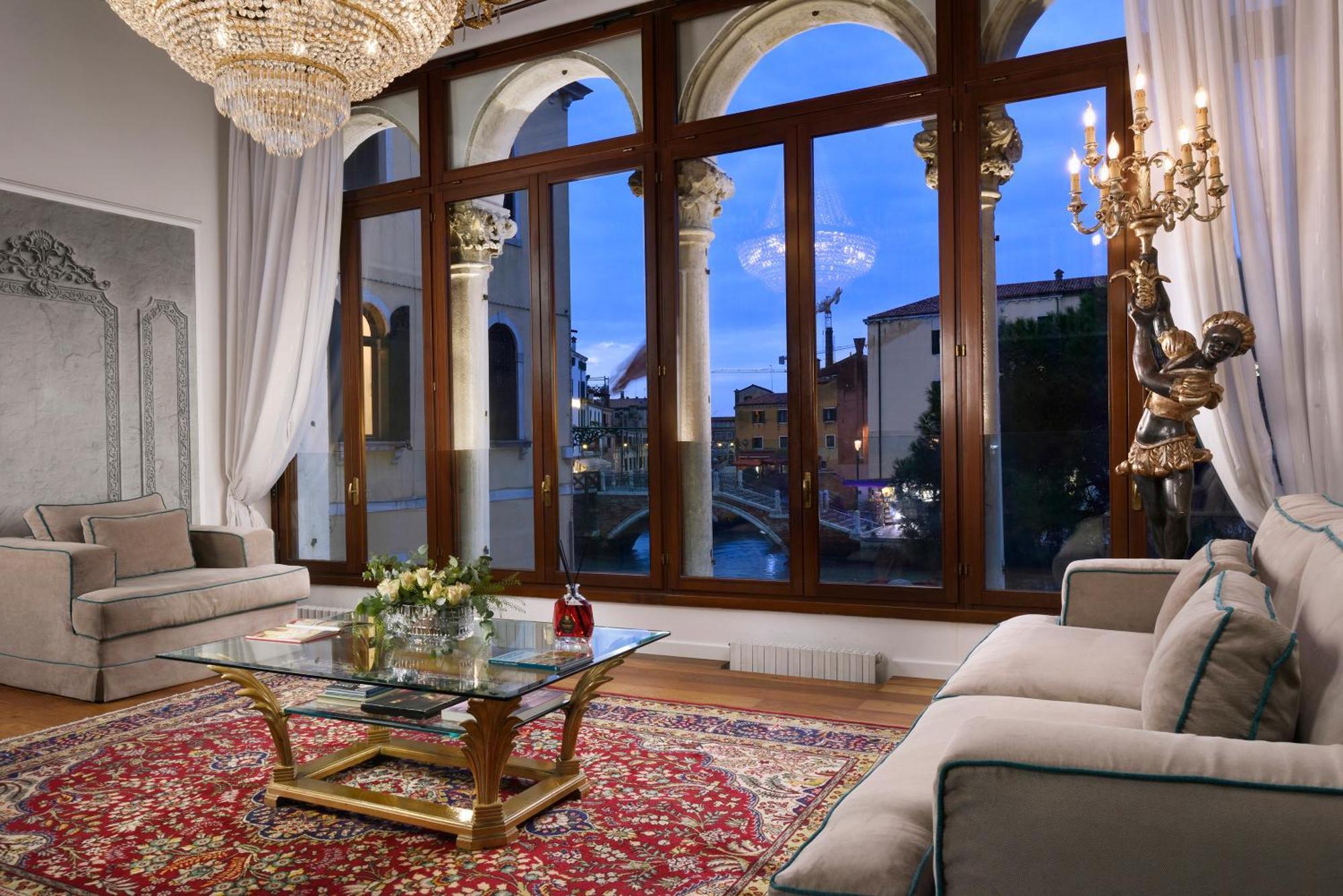 Swan Dolcevita Prestige - Canal View & Exclusive Experience * Venedig
